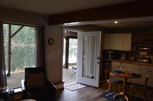 Lake St Claire Waterfront, 1 beds, 1 bath