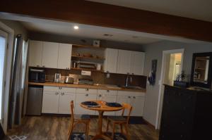 Lake St Claire Waterfront, 1 beds, 1 bath