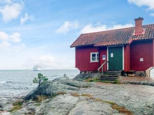4 person holiday home in HALLSTAVIK