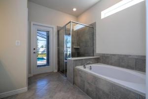 Spacious 10BR Villa Movie Theater and Themed Rooms - 16295