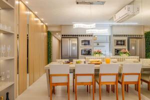 569 - Lindo apartamento 3 suíte no Centro de Bombinhas