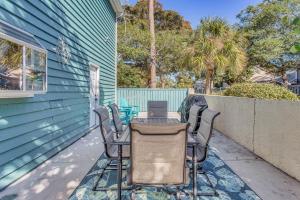 < 1 Mi to Ocean: North Myrtle Beach Home w Grill!