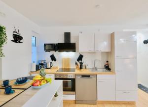 Modernes Apartment für Geschäftsreisende und Paare - WLAN - Parkplatz - Nespresso - zentral