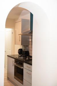 Modern City Living, 1km from the Heart of Town!