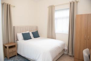 Modern City Living, 1km from the Heart of Town!