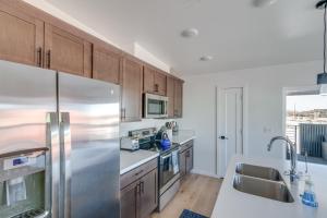Modern Bozeman Condo with Balcony and Mountain Views!
