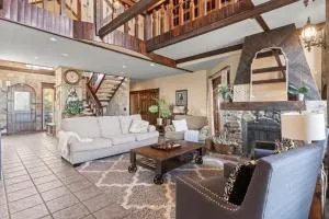 Country Escape - Acreage Home with Park - De Winton