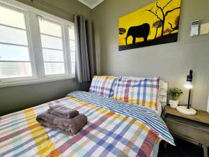 3 bedroom house 2000 m2 - 5 mins WALK to Torquay Beach, Hervey Bay