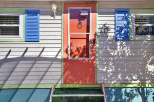 Suncatcher Cottage 1508-2nd Avenue A