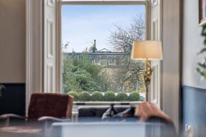 Grand 2 Bed West End Residence