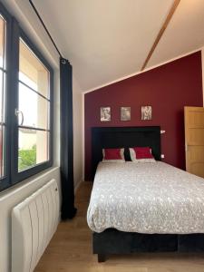 Maisons de vacances Maison avec Jacuzzi prive : photos des chambres