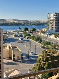 Karam Nile View apartment - Naj‘ al Madābb