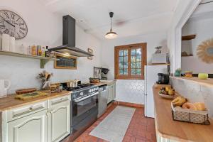 Villa Benni - Swimming pool mountain view - Happy Rentals