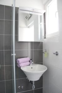 Apartment Paula with Private Jacuzzi and Parking- near the Beach