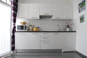 Apartment Paula with Private Jacuzzi and Parking- near the Beach