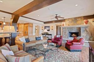 The Charter at Beaver Creek E340