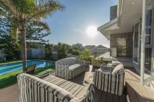 A Stone's Throw - Humewood