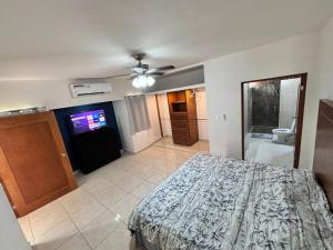 Amplia casa cerca malecón