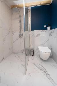 TOP house with private HOT TUB-near sea, lakes and forest