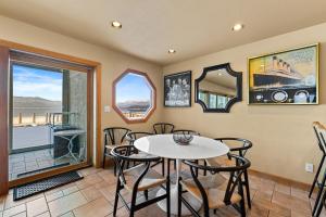 New! Beach Cruzen - Crystal Beach - Lakefront - Beach - Seasonal Pool