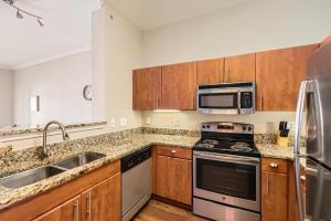 Crest at Midtown 4514 l 1 Bedroom 1 Bathroom