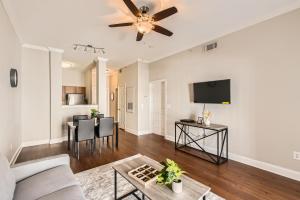 Crest at Midtown 4514 l 1 Bedroom 1 Bathroom