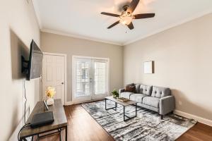 Crest at Midtown 4514 l 1 Bedroom 1 Bathroom