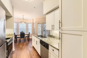 Crest at Midtown 4221 l 1 Bedroom 1 Bathroom