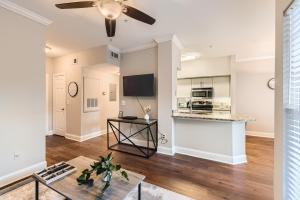 Crest at Midtown 4221 l 1 Bedroom 1 Bathroom