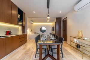 Lux 1BR with Rooftop Pool, Spa, Gym, Kids Playroom