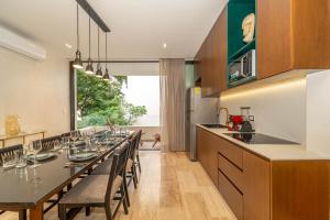 Lux 1BR with Rooftop Pool, Spa, Gym, Kids Playroom