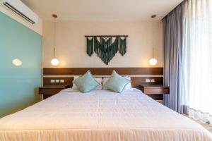 Lux 2BR with Rooftop Pool, Spa, Gym, Kids Playroom