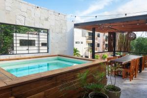 7BR Dream Villa Pool Jacuzzi and Stylish Patio