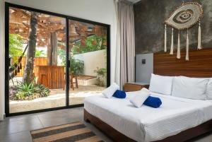 7BR Dream Villa Pool Jacuzzi and Stylish Patio