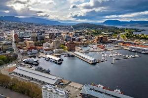 Gibson Mill waterfront warehouse apartment - 204