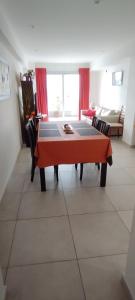 Amplio DOS ambientes con balcón a 250 mts del mar