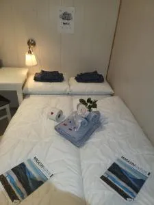 Stor Sentral Billig leilighet med 1-8 soveplasser Gratis Parkering og Wifi 2 SOVEROM - Нарвік