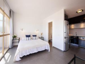 Studio in Marbella steps from sandy beach