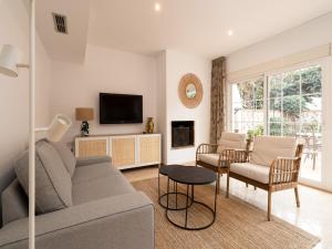 Charming Coastal Home