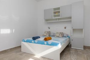 Apartments with parking space Krvavica, Makarska - 23540