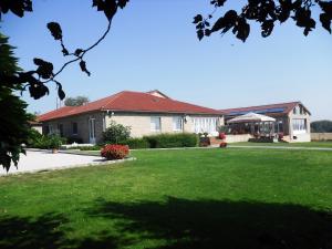 Hotel P&aacute;lmajor Pihen&ouml;park &eacute;s Rendezv&eacute;nyk&ouml;zpont G&aacute;rdony Maďarsko