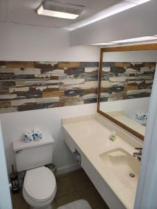 Lovely ocean-view condo right on the beach SC12