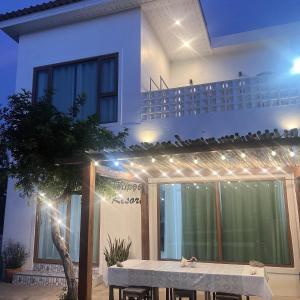 โอบกอด รีสอร์ท เกาะล้าน