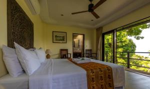 Baiyok Villa seaview and edge pool