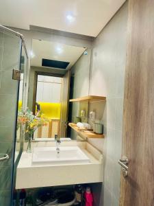 Homestay studio Haven Park Ecopark view bể bơi, phong cách Nhật