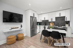Cozy Master Bedroom Located in Toronto
