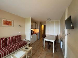 T2 Charmant avec Piscine et Vue Océan à Urrugne - FR-1-239-1084