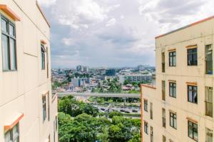 Comfort Living 1BR with Extra Room Apartment at MT Haryono Residence By Travelio