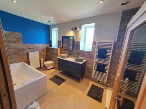 Maisons de vacances Chez Arnaud sauna et jacuzzi : Maison 1 Chambre