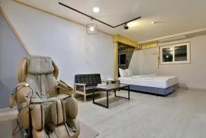 Yeongcheon CL Hotel - Yeongcheon